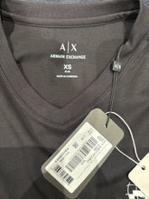 Charger l'image dans la galerie, 🖤 T-shirt Armani Exchange – Taille XS – Neuf avec étiquette 🖤