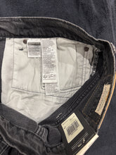 Charger l'image dans la galerie, 🩶 Jeans Levi’s Homme – Taille 46 – Neuf avec étiquette 🩶