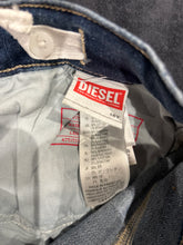 Charger l'image dans la galerie, 👖✨ JEAN DIESEL BLEU – NEUF AVEC ÉTIQUETTE ✨👖 Taille 16 ans