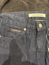 Charger l'image dans la galerie, ✨ JEANS CALVIN KLEIN FEMME – ÉLÉGANCE INTEMPORELLE ✨ Taille 32