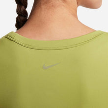 Charger l'image dans la galerie, 🌸 T-shirt Court Nike Femme – Vert – Taille L – Neuf avec étiquette 🌸