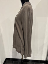 Charger l'image dans la galerie, 🤎✨ POLO LACOSTE HOMME – ÉLÉGANCE INTEMPORELLE ✨🤎 Taille L