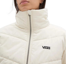 Charger l'image dans la galerie, 🤍 Doudoune Vans Femme – Blanche – Taille S – Neuve avec étiquette 🤍