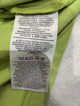 Charger l'image dans la galerie, 💚 T-shirt Nike Femme – Vert – Neuf avec étiquette 💚 Taille S et M