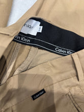 Charger l'image dans la galerie, 👖 Calvin Klein Tapered Fit Stretch – Neuf sans étiquette Taille 42