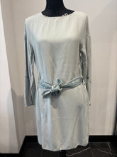Charger l'image dans la galerie, ✨💙 Robe Emporio Armani – Taille 44 – Neuve sans étiquette 💙✨