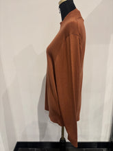 Charger l'image dans la galerie, 🤎 Pull Calvin Klein – Marron – Taille XL – Neuf avec étiquette 🤎