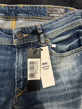 Charger l'image dans la galerie, ✨ Jean Diesel Garçon – Neuf avec étiquette ✨ Taille 12 ans