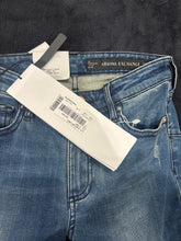 Charger l'image dans la galerie, 👖✨ Jeans Femme Armani Exchange – Neuf avec Étiquette ✨👖 Taille : XXS