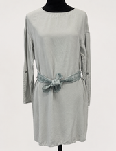 Charger l'image dans la galerie, ✨💙 Robe Emporio Armani – Taille 44 – Neuve sans étiquette 💙✨