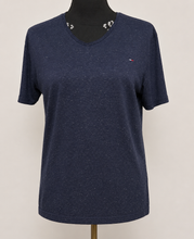Charger l'image dans la galerie, ✨ T-shirt Tommy Hilfiger Homme – Taille XL ✨