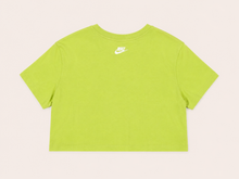 Charger l'image dans la galerie, 💚 T-shirt Nike Femme – Vert – Neuf avec étiquette 💚 Taille S et M