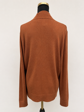 Charger l'image dans la galerie, 🤎 Pull Calvin Klein – Marron – Taille XL – Neuf avec étiquette 🤎