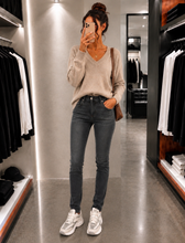 Charger l'image dans la galerie, 🌸 Jeans Armani Exchange Femme – Noir – Taille 42 – Neuf avec étiquette 🌸