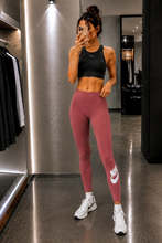 Charger l'image dans la galerie, 🌸 Legging Nike Femme – Bordeaux – Taille XXS – Neuf avec étiquette 🌸
