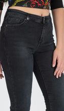 Charger l'image dans la galerie, 🌸 Jeans Armani Exchange Femme – Noir – Taille 42 – Neuf avec étiquette 🌸