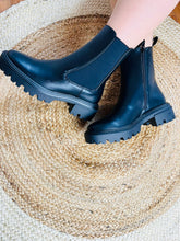 Charger l'image dans la galerie, Bottines noires zippes intérieur