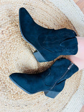 Charger l'image dans la galerie, Bottines noires à bout pointu