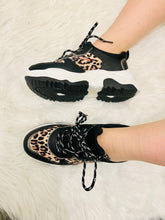 Charger l'image dans la galerie, Baskets léopard à lacets