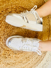 Charger l'image dans la galerie, Baskets blanche et argenté à lacets