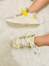 Charger l'image dans la galerie, Baskets beige et jaune à lacets