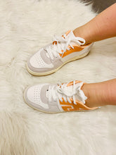 Charger l'image dans la galerie, Baskets blanche et grise à lacets