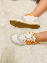 Charger l'image dans la galerie, Baskets blanche et grise à lacets