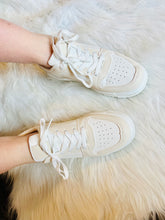 Charger l'image dans la galerie, Baskets beige à lacets