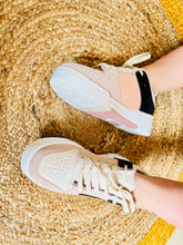 Charger l'image dans la galerie, Baskets nude à lacets