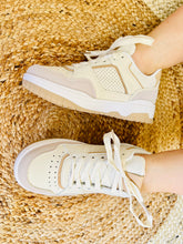 Charger l'image dans la galerie, Baskets beige et marron à lacets
