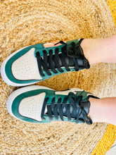 Charger l'image dans la galerie, Baskets verte à lacets