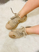 Charger l'image dans la galerie, Baskets camel