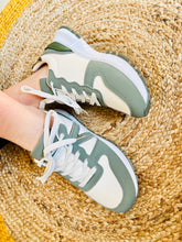 Charger l'image dans la galerie, Baskets kaki à lacets