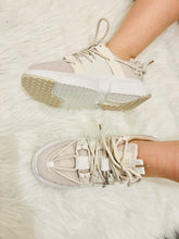 Charger l'image dans la galerie, Baskets floral beige