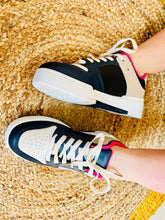 Charger l'image dans la galerie, Baskets marine à lacets