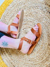 Charger l'image dans la galerie, 🤎 Sandales croisées – Camel 🤎