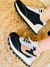 Charger l'image dans la galerie, Baskets noir et marron à lacets