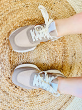 Charger l'image dans la galerie, Baskets camel à lacets