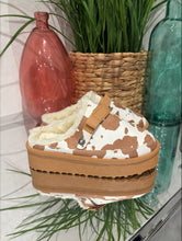 Charger l'image dans la galerie, Mules cowprint camel